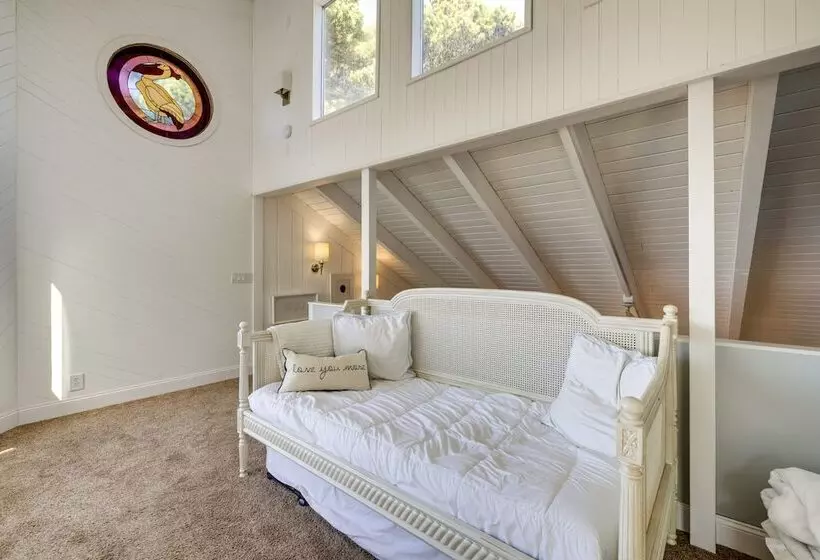 Coastal Tillamook Vacation Rental: Ocean Views!