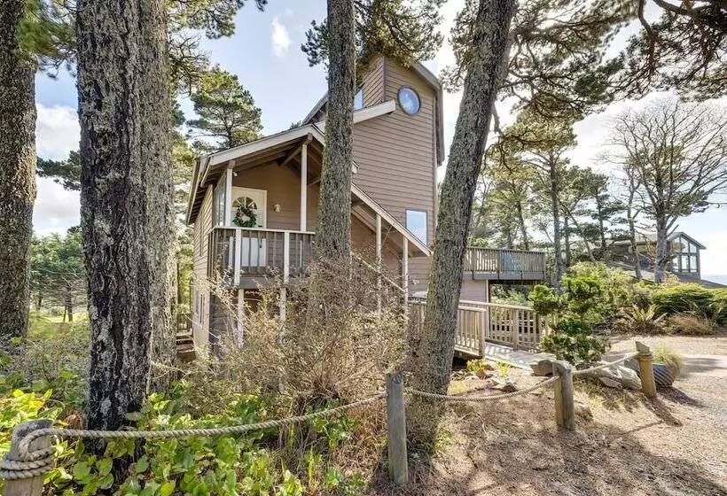 Coastal Tillamook Vacation Rental: Ocean Views!