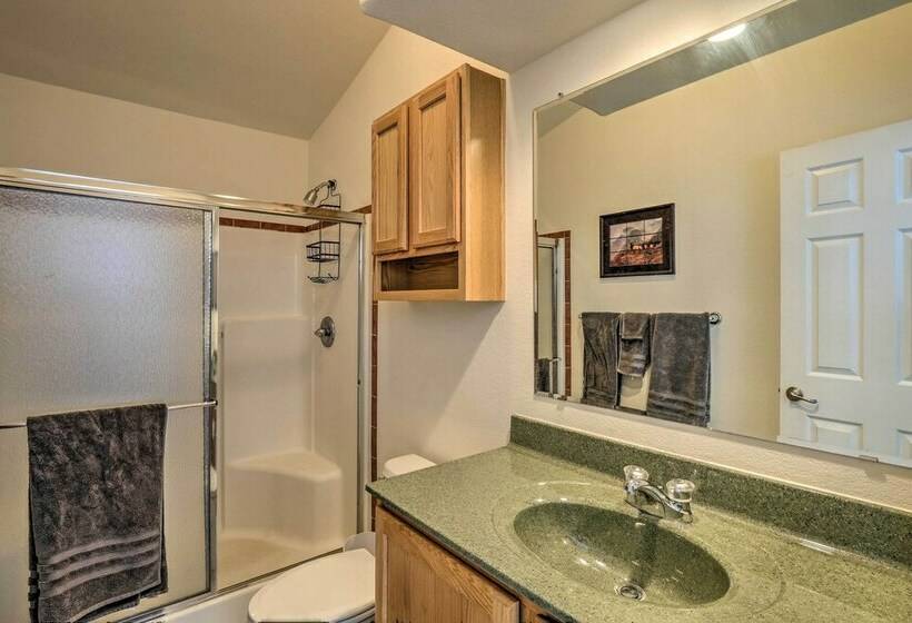 Como Retreat W/ Mountain Views: Near Hiking Trails