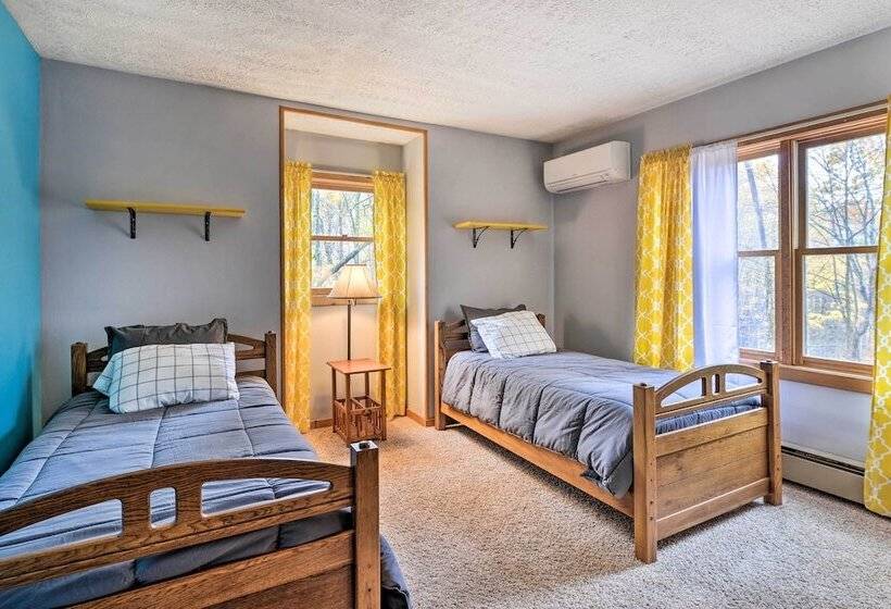 Cozy Alpine Lake Cabin W/ Pool & Lake Access!