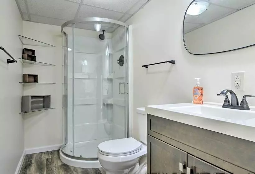 Cozy Alpine Lake Cabin W/ Pool & Lake Access!