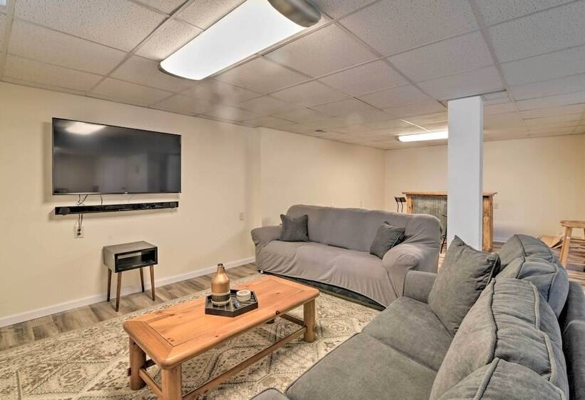 Cozy Alpine Lake Cabin W/ Pool & Lake Access!