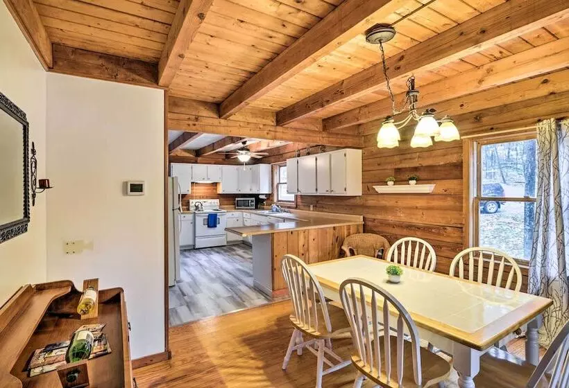 Cozy Alpine Lake Cabin W/ Pool & Lake Access!