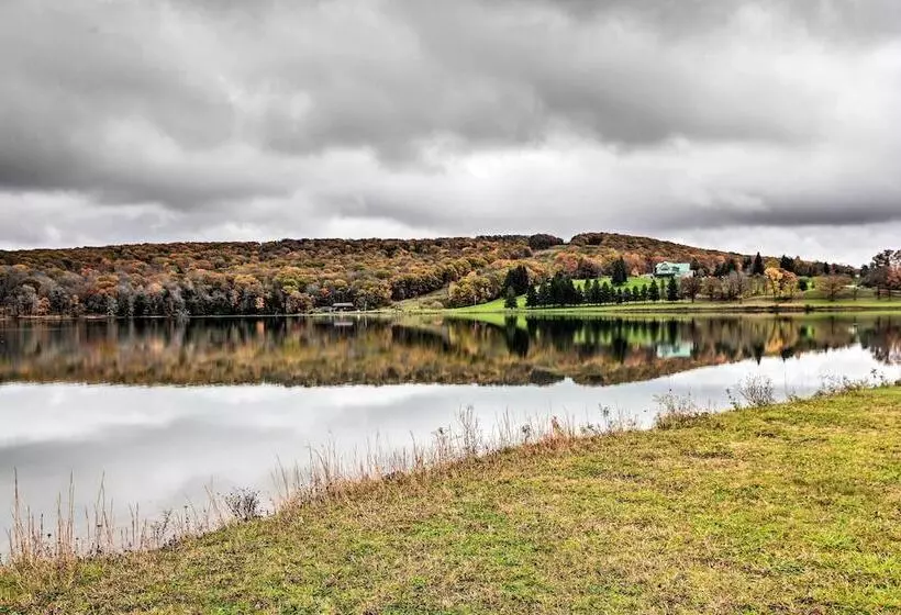 Cozy Alpine Lake Cabin W/ Pool & Lake Access!