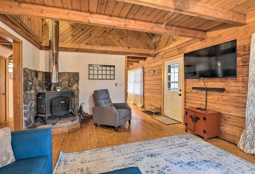 Cozy Alpine Lake Cabin W/ Pool & Lake Access!