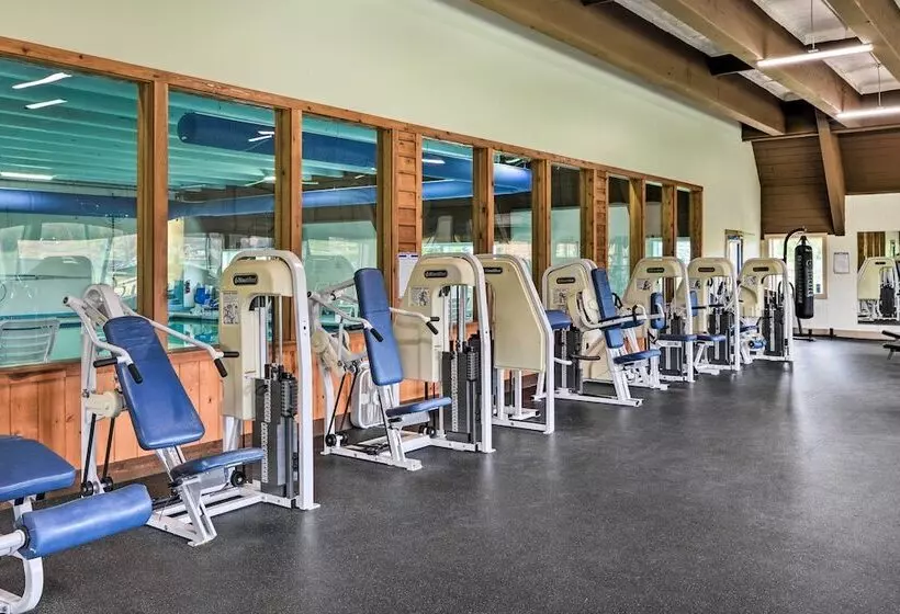 Cozy Alpine Lake Cabin W/ Pool & Lake Access!