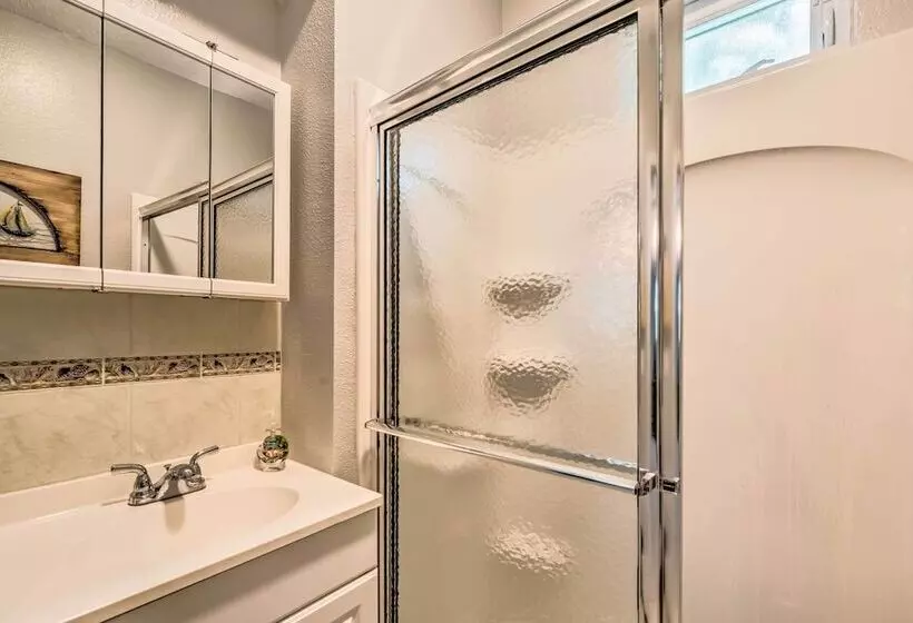 Cozy Canalfront Home < 2 Miles To Hudson Beach!