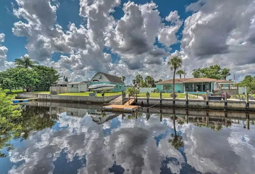 Cozy Canalfront Home < 2 Miles To Hudson Beach!