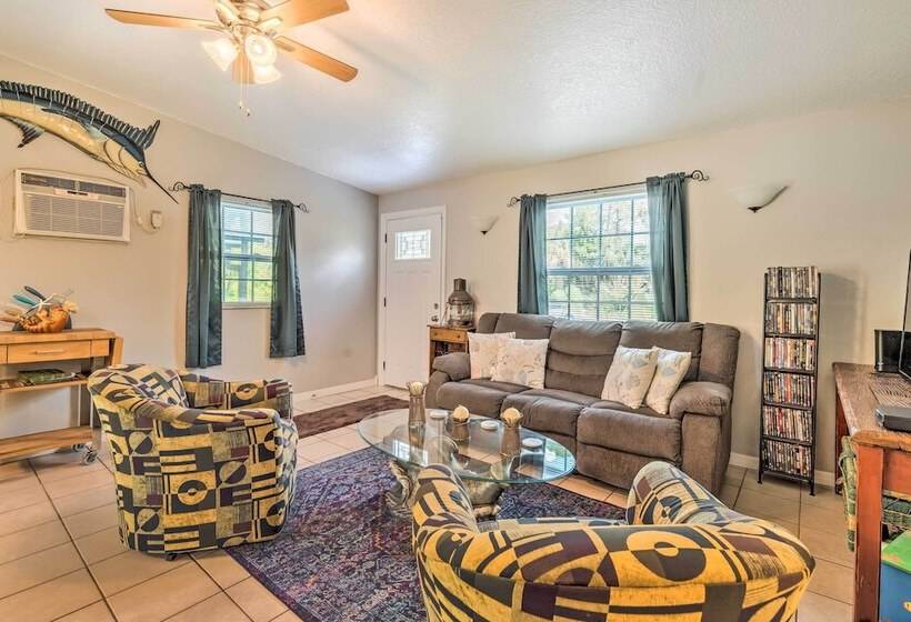 Cozy Canalfront Home < 2 Miles To Hudson Beach!