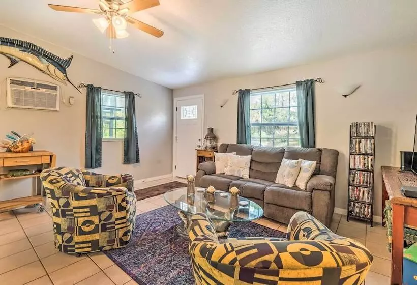 Cozy Canalfront Home < 2 Miles To Hudson Beach!