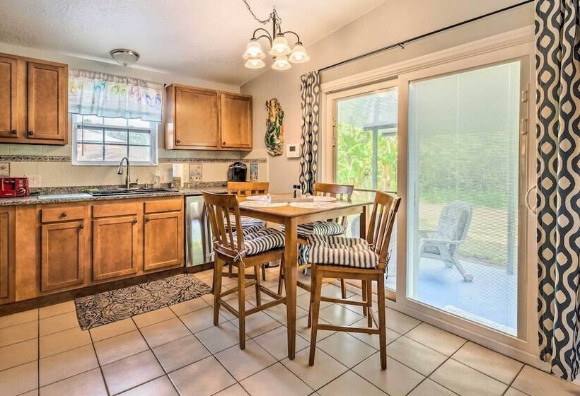 Cozy Canalfront Home < 2 Miles To Hudson Beach!