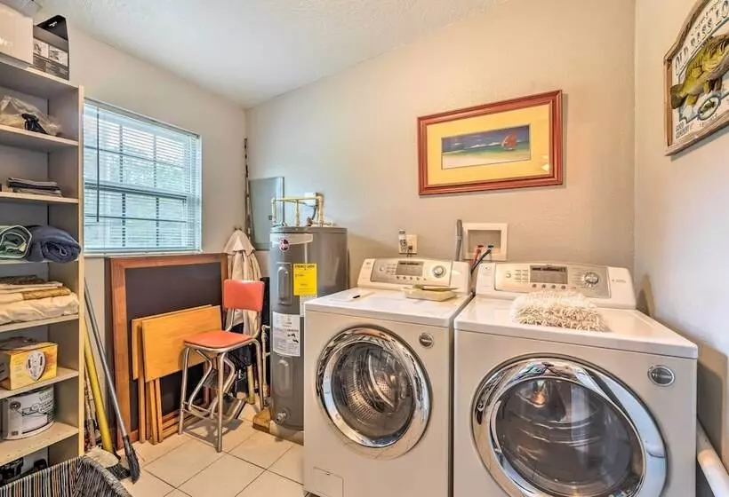 Cozy Canalfront Home < 2 Miles To Hudson Beach!