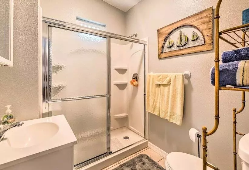 Cozy Canalfront Home < 2 Miles To Hudson Beach!