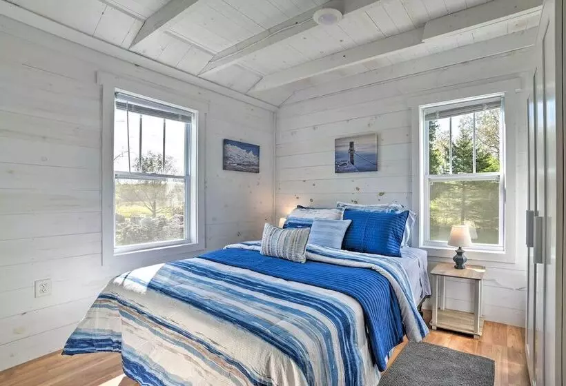 Cozy Cedarville Cottage   Walk To Lake Huron!