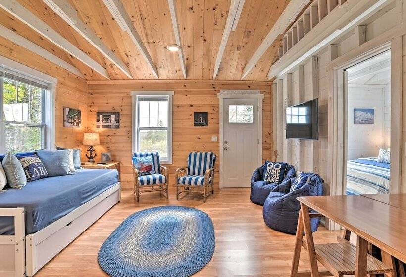 Cozy Cedarville Cottage   Walk To Lake Huron!