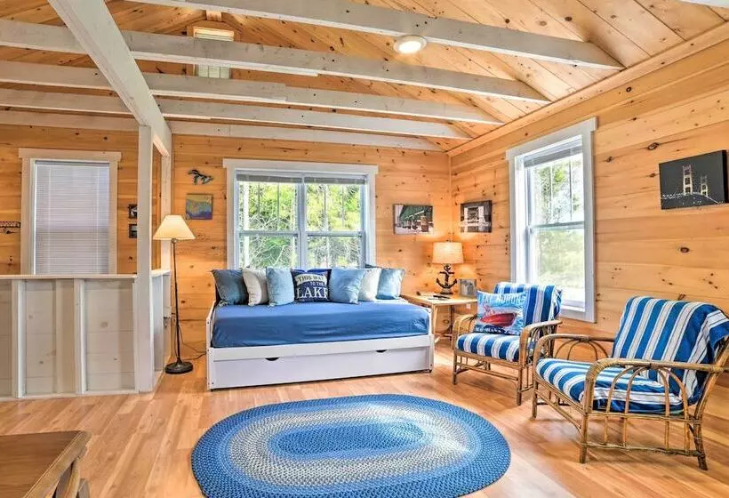 Cozy Cedarville Cottage   Walk To Lake Huron!