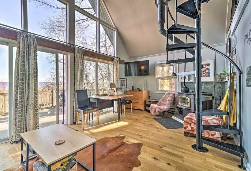 Great Cacapon Cabin W/ Mountain Views