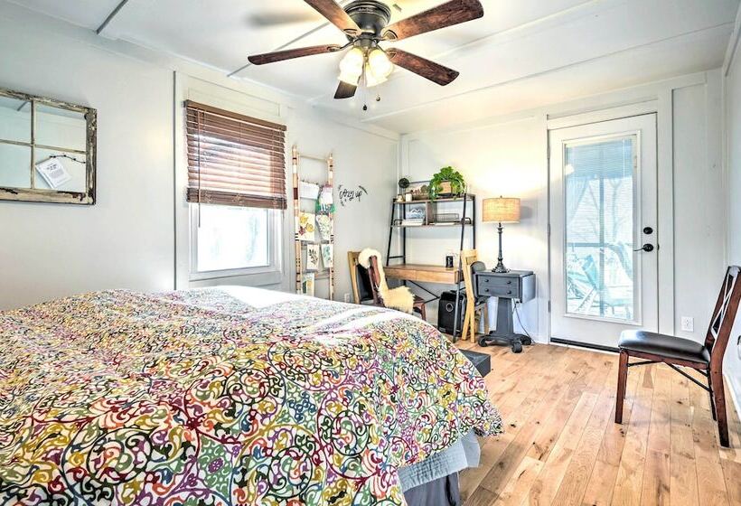 Great Cacapon Cabin W/ Mountain Views