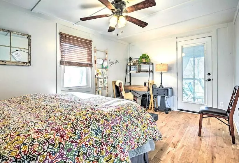 Great Cacapon Cabin W/ Mountain Views