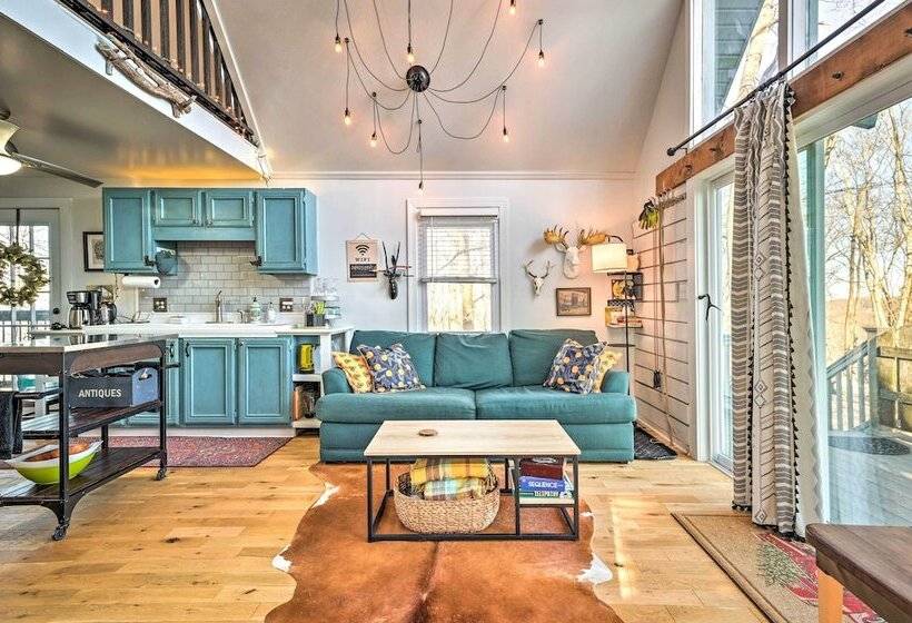 Great Cacapon Cabin W/ Mountain Views