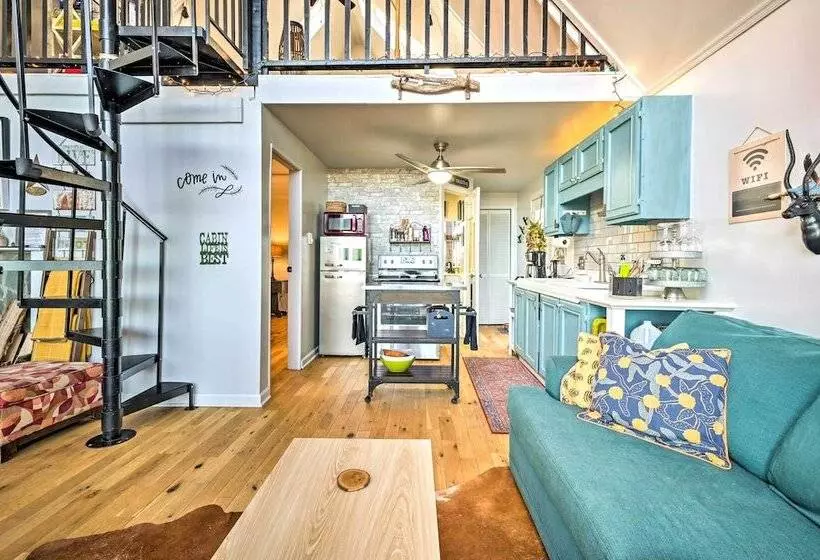 Great Cacapon Cabin W/ Mountain Views