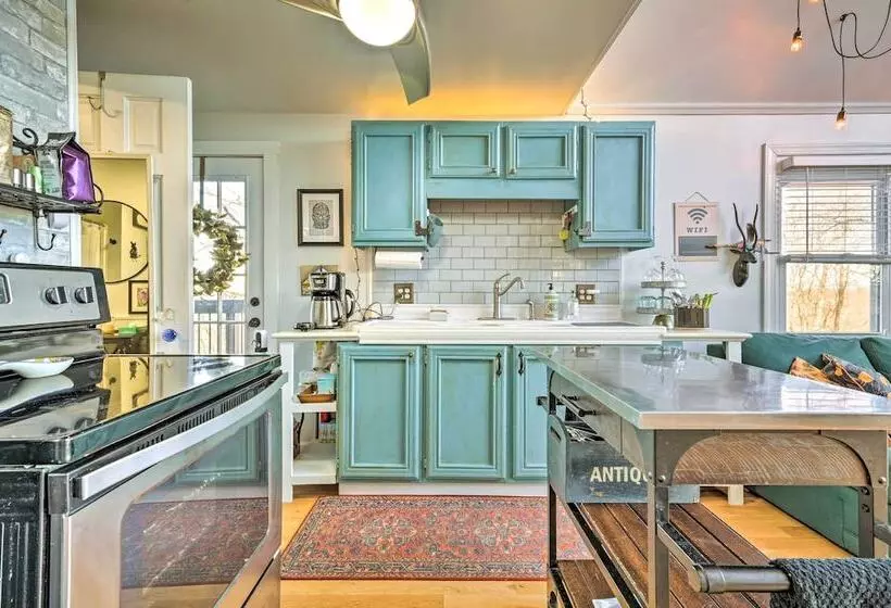 Great Cacapon Cabin W/ Mountain Views