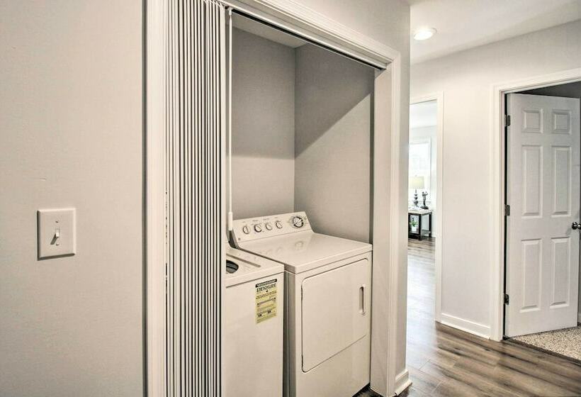 Cozy Home W/ Grill: 1 Block To Longwood Univ!