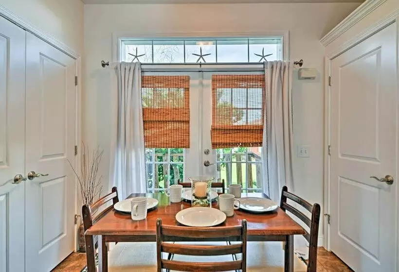 Cozy Pass Christian House   Steps From Beach