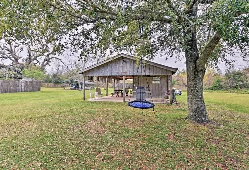 Cozy Pass Christian House   Steps From Beach