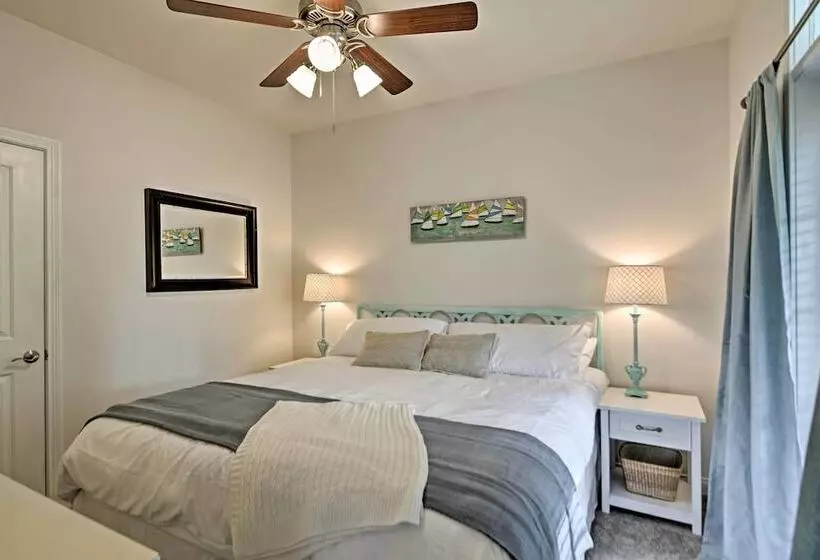 Cozy Pass Christian House   Steps From Beach