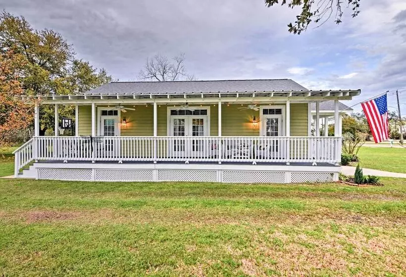 Cozy Pass Christian House   Steps From Beach