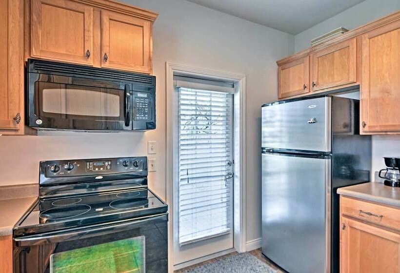 Cozy Pass Christian House   Steps From Beach