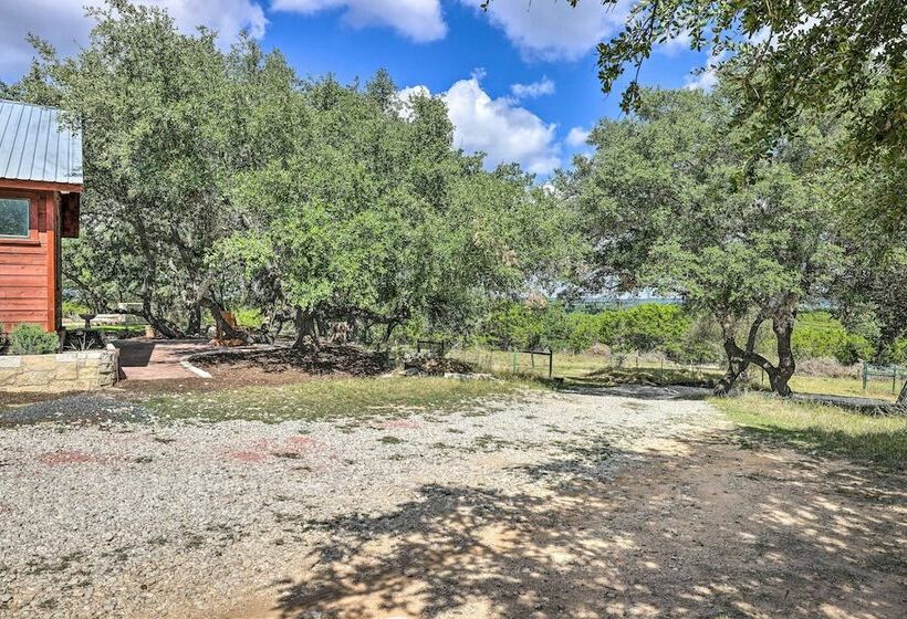 Dripping Springs Cabin W/ Pool, Hill Country Views