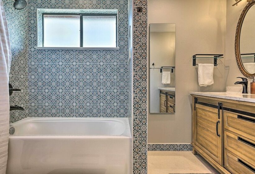 Dripping Springs Cabin W/ Pool, Hill Country Views