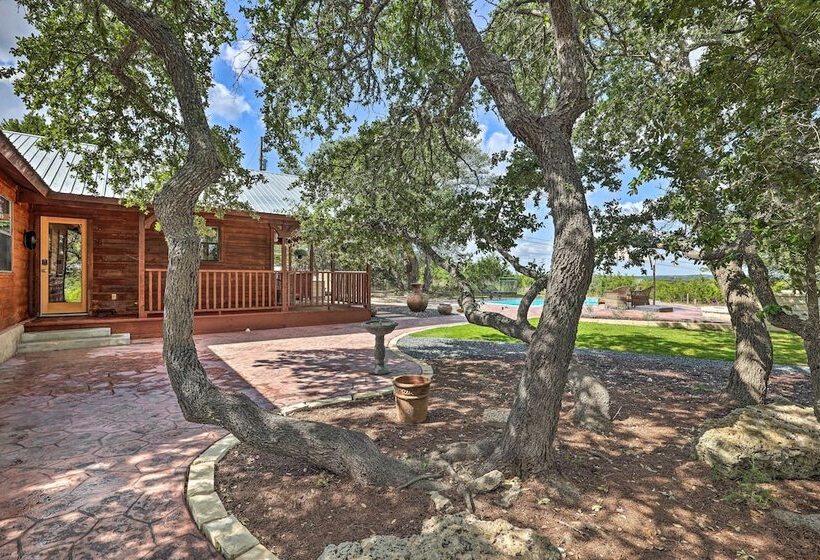 Dripping Springs Cabin W/ Pool, Hill Country Views