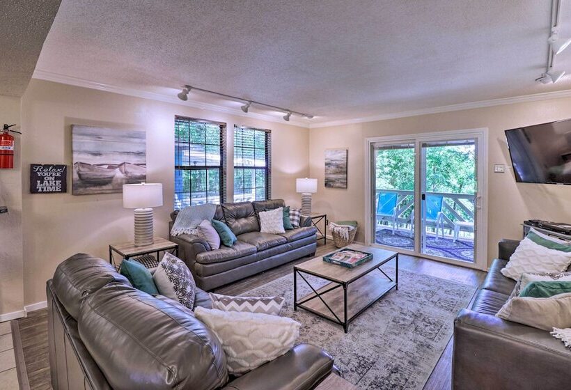 13 Mi To Hot Springs: Serene Royal Home W/ Deck!