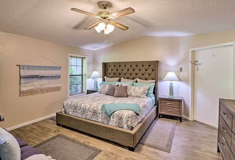 13 Mi To Hot Springs: Serene Royal Home W/ Deck!