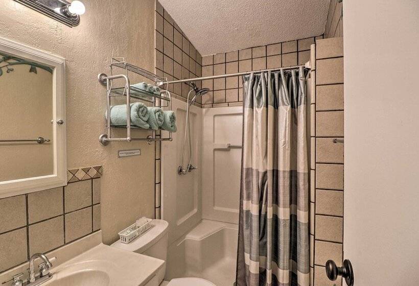 13 Mi To Hot Springs: Serene Royal Home W/ Deck!