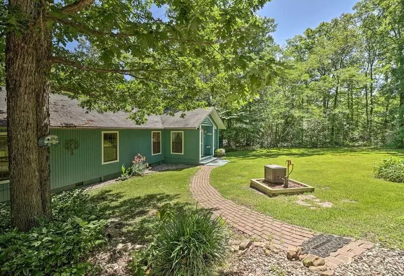 13 Mi To Hot Springs: Serene Royal Home W/ Deck!