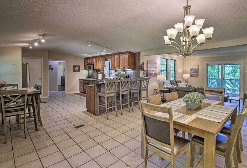 13 Mi To Hot Springs: Serene Royal Home W/ Deck!