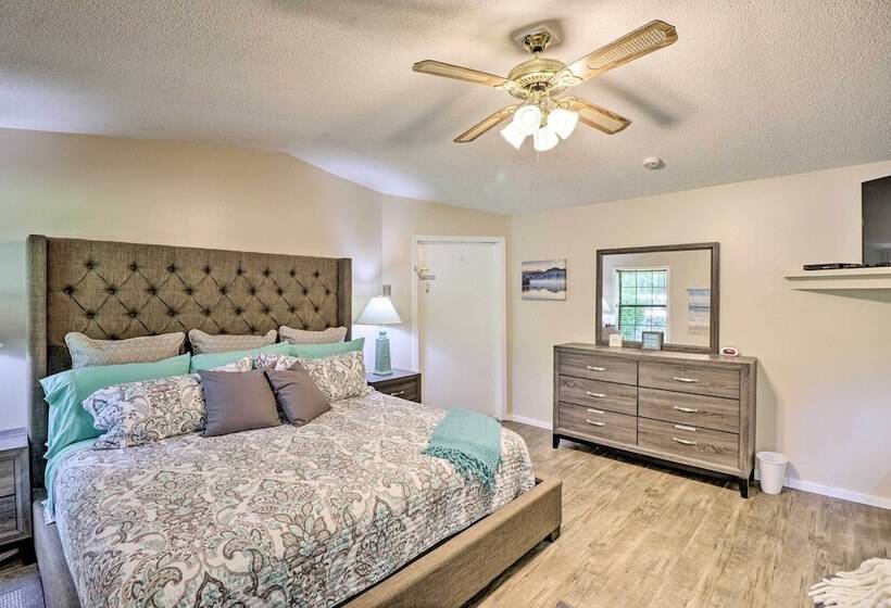 13 Mi To Hot Springs: Serene Royal Home W/ Deck!