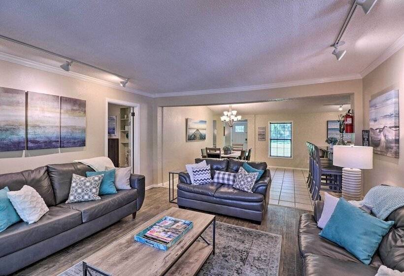 13 Mi To Hot Springs: Serene Royal Home W/ Deck!