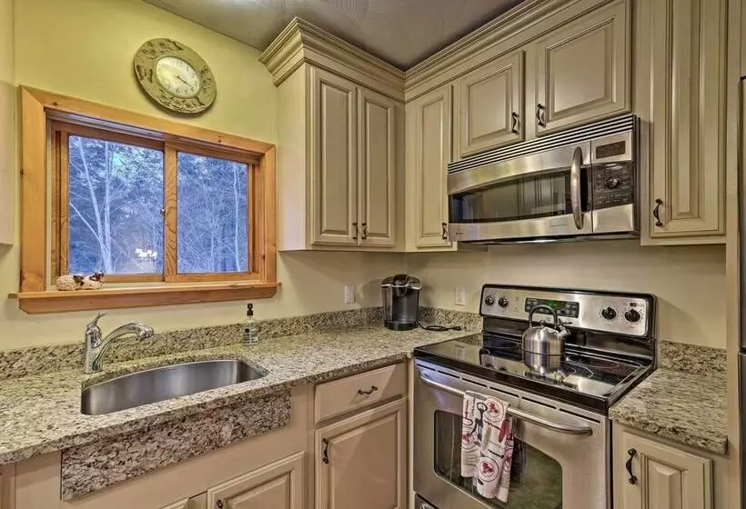 Jewett Cabin W/ Viewing Deck   10 Mins To Skiing!