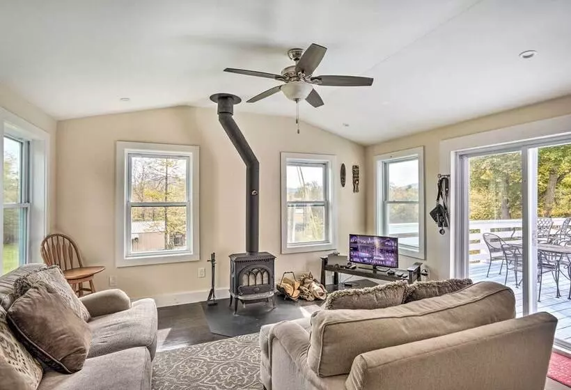 Jewett Gem W/ Charcoal Grill & Mountain Views