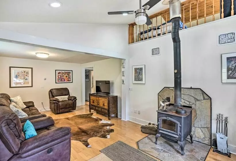 Jewett Gem W/ Charcoal Grill & Mountain Views