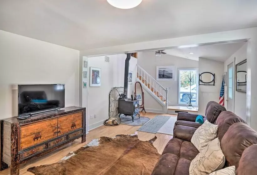 Jewett Gem W/ Charcoal Grill & Mountain Views