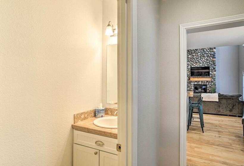 Klamath Falls Home W/ Resort Amenities!