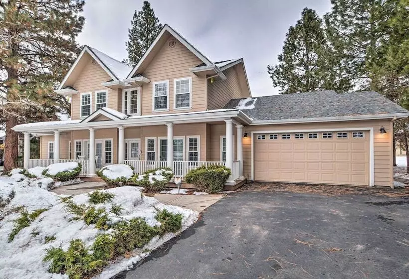 Klamath Falls Home W/ Resort Amenities!