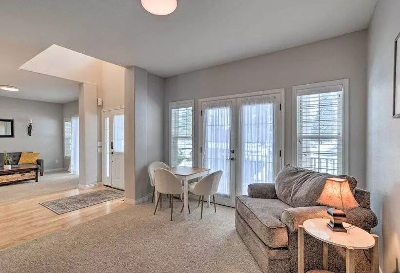 Klamath Falls Home W/ Resort Amenities!