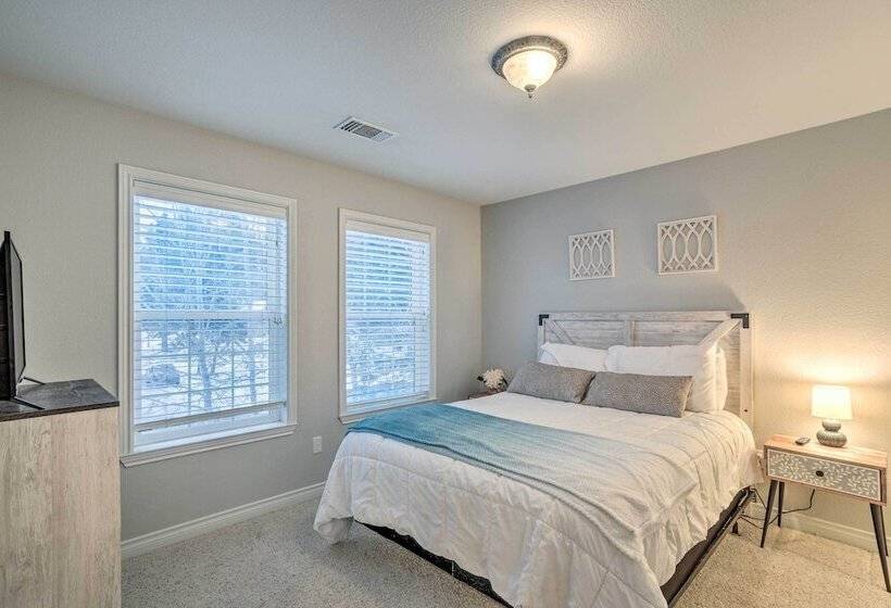 Klamath Falls Home W/ Resort Amenities!